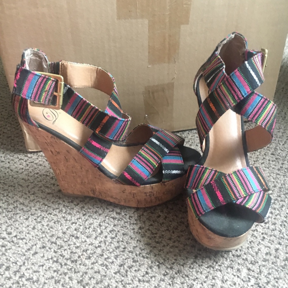 Multicolored platform wedges